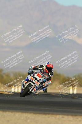 media/Dec-07-2024-CVMA (Sat) [[21c5f1ef85]]/Race 12-Supersport Middleweight/